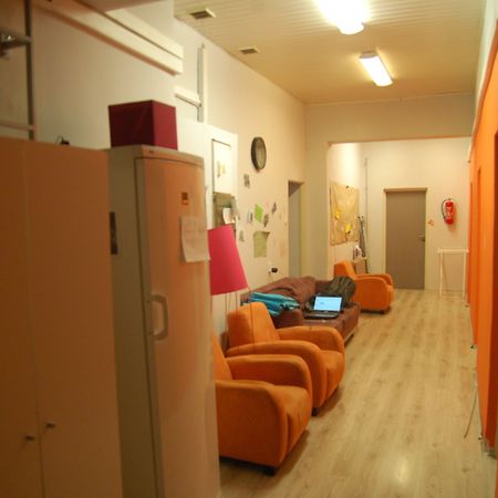 Hostel Family Erasmus Center Варшава Екстер'єр фото